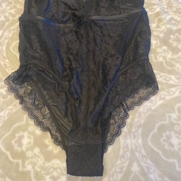 Brandy Melville lace and mesh bodysuit - Picture 2 of 7
